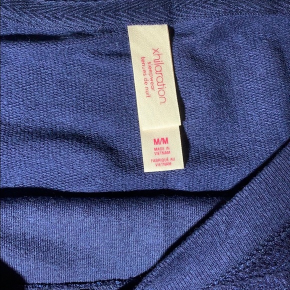 Juniors size Medium long sleeve shirt - Picture 3 of 4